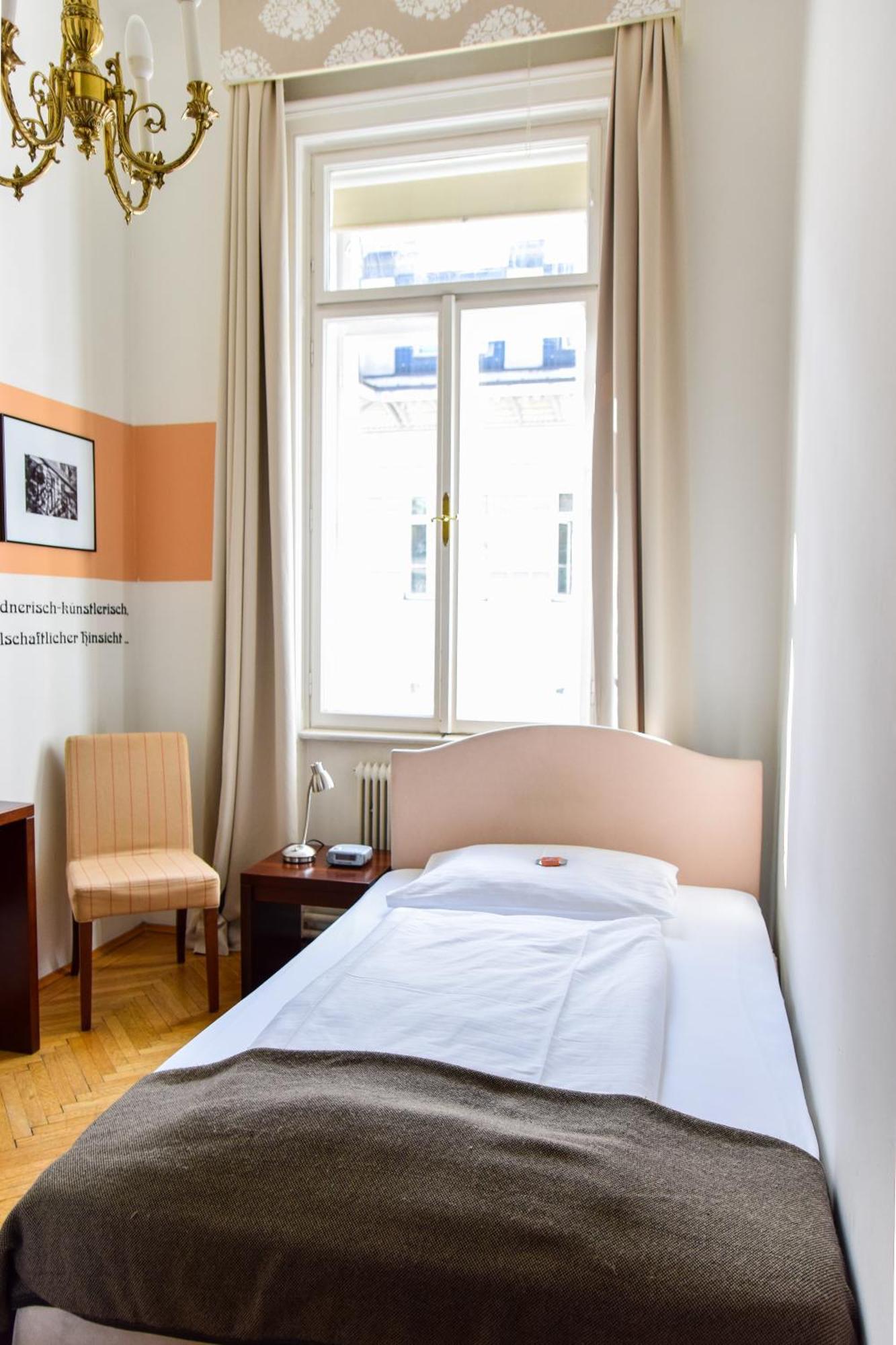 Pension Riedl Wien Rum bild