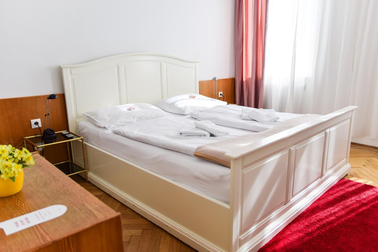 Pension Riedl Wien Exteriör bild