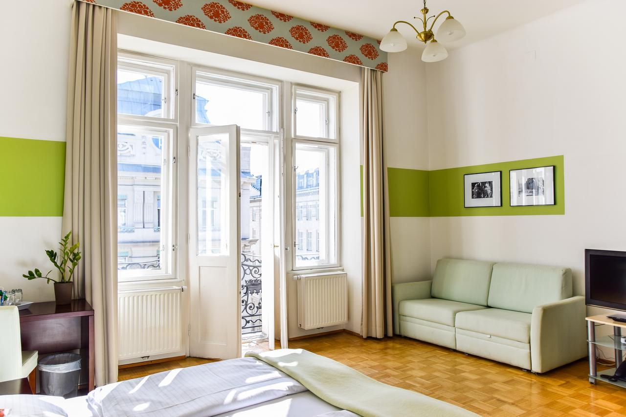 Pension Riedl Wien Rum bild