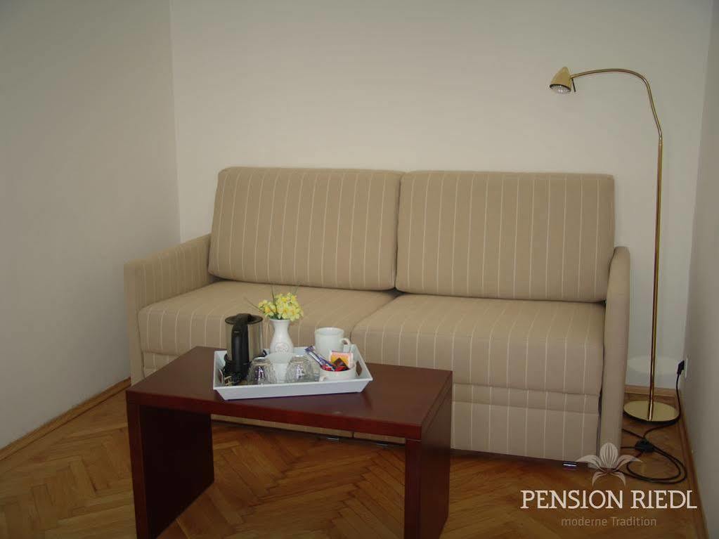 Pension Riedl Wien Exteriör bild